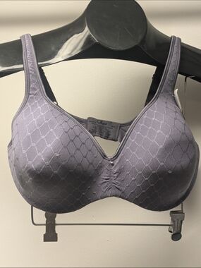 36DD Olga Grey No Compromise Contour Underwire Seamless Back Sweetheart neck